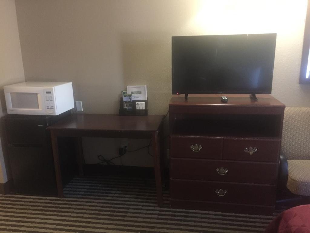 America'S Best Inn & Suites Eureka Eksteriør billede